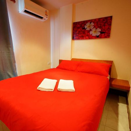 Walking Street Guest House Pattaya Quarto foto