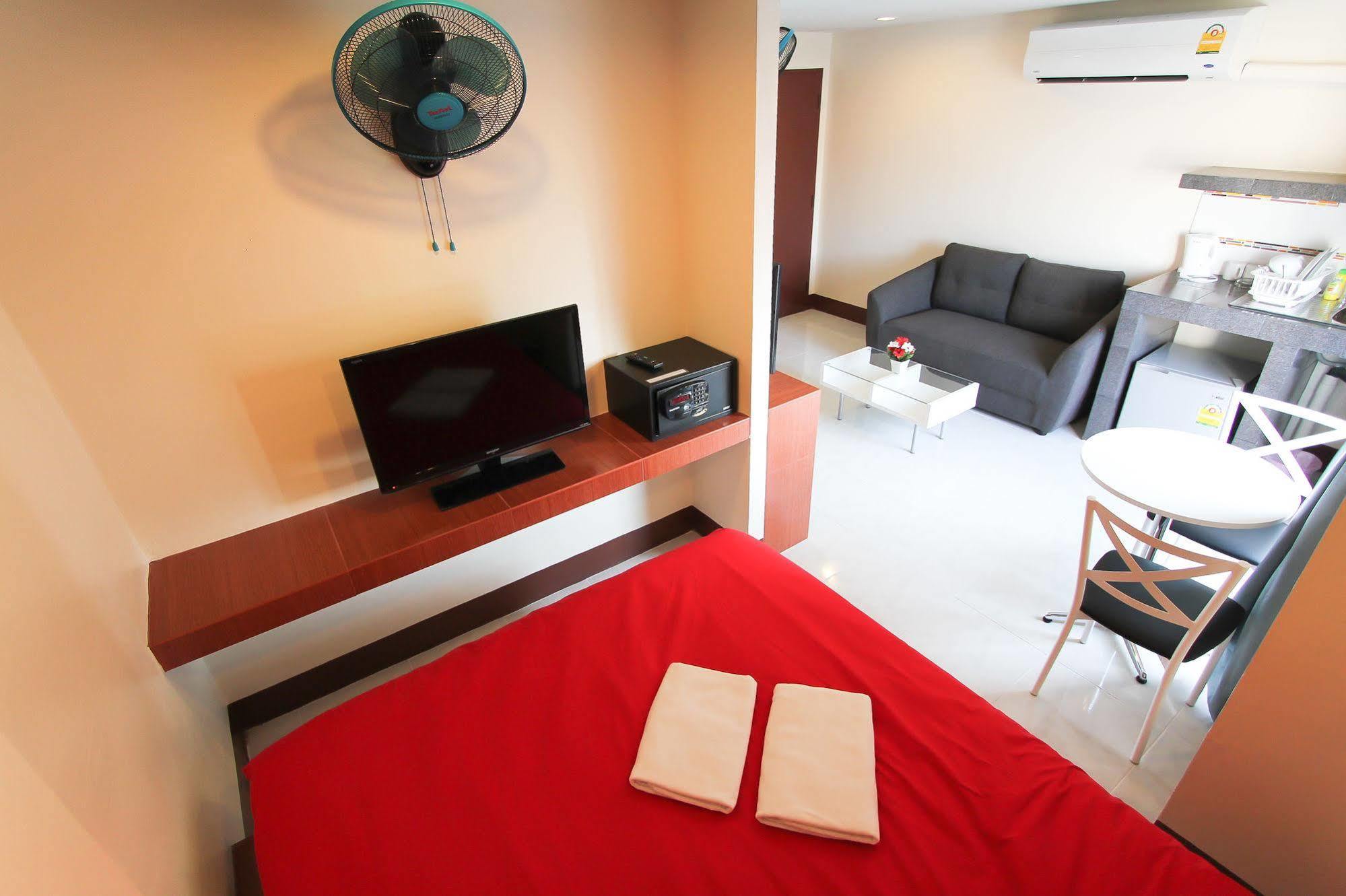 Walking Street Guest House Pattaya Exterior foto